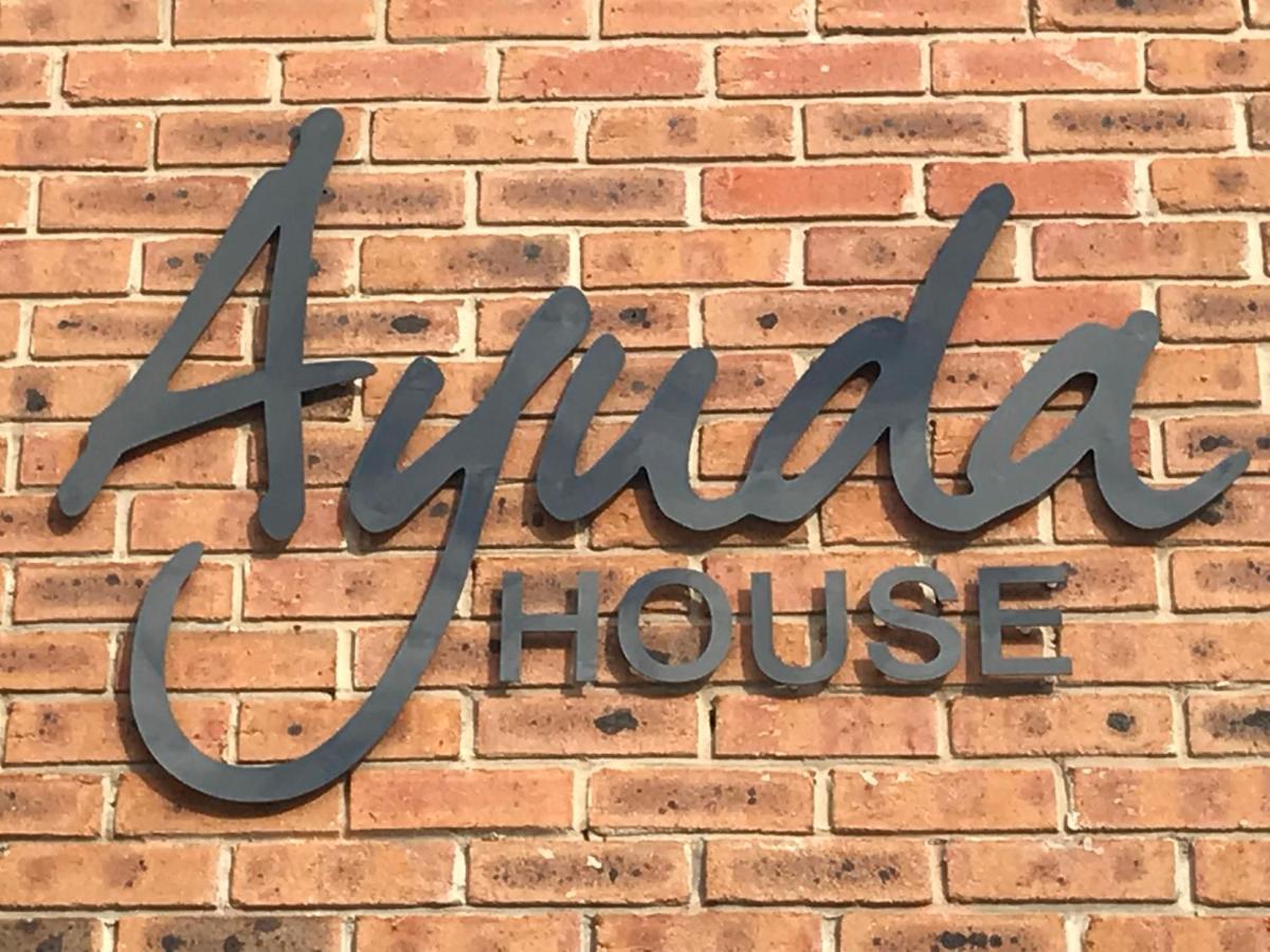 Ayuda House Hotel Altrincham Exterior photo