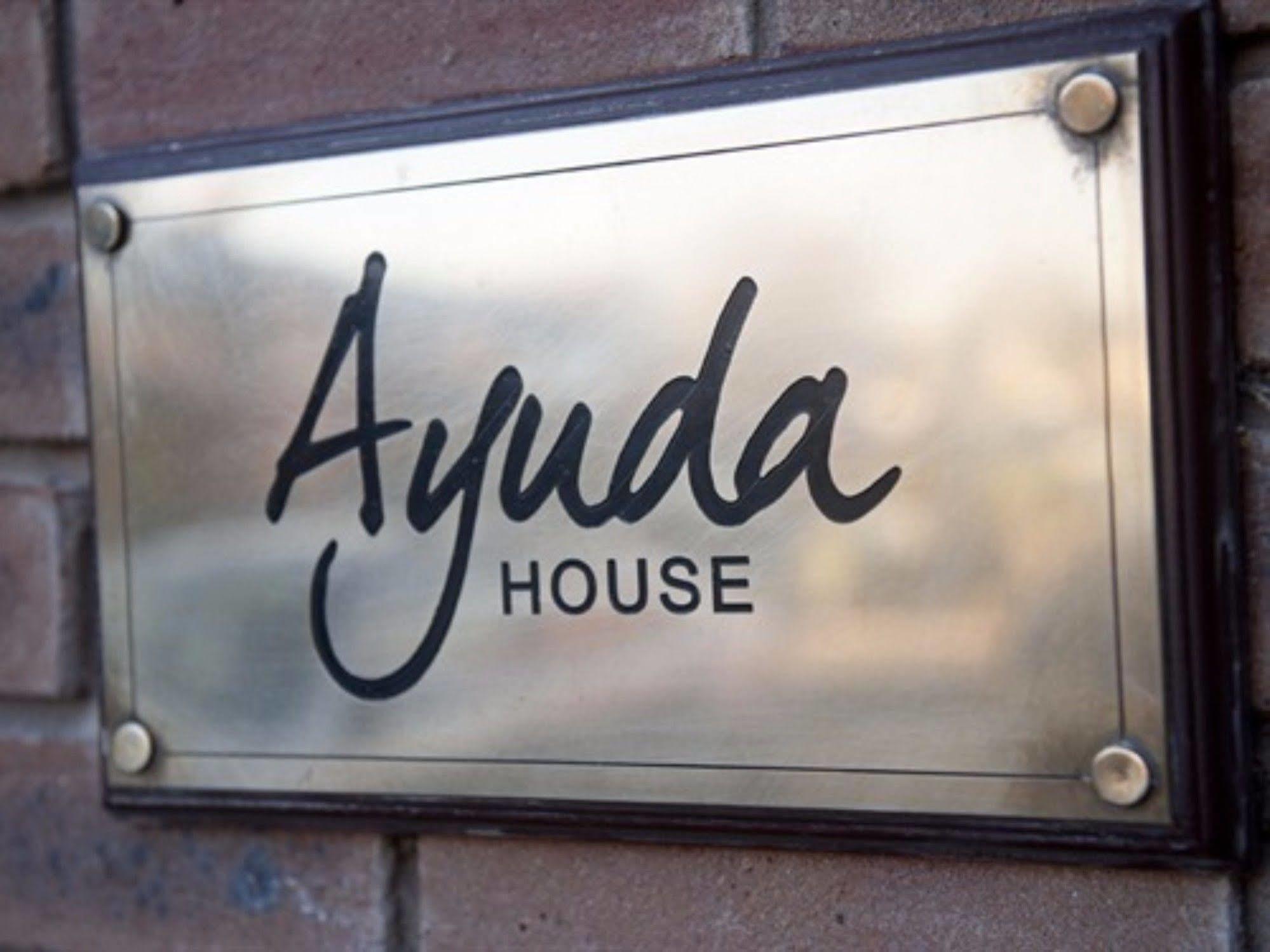 Ayuda House Hotel Altrincham Exterior photo